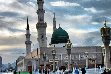 مدينه مانند دَم آهنگر