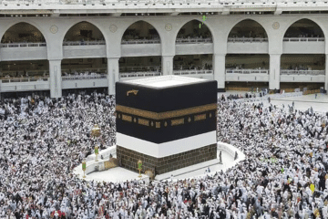 شکافتن کعبه