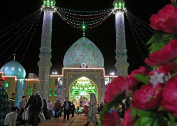 نگاهی بر تولد منجی عالم بشریت